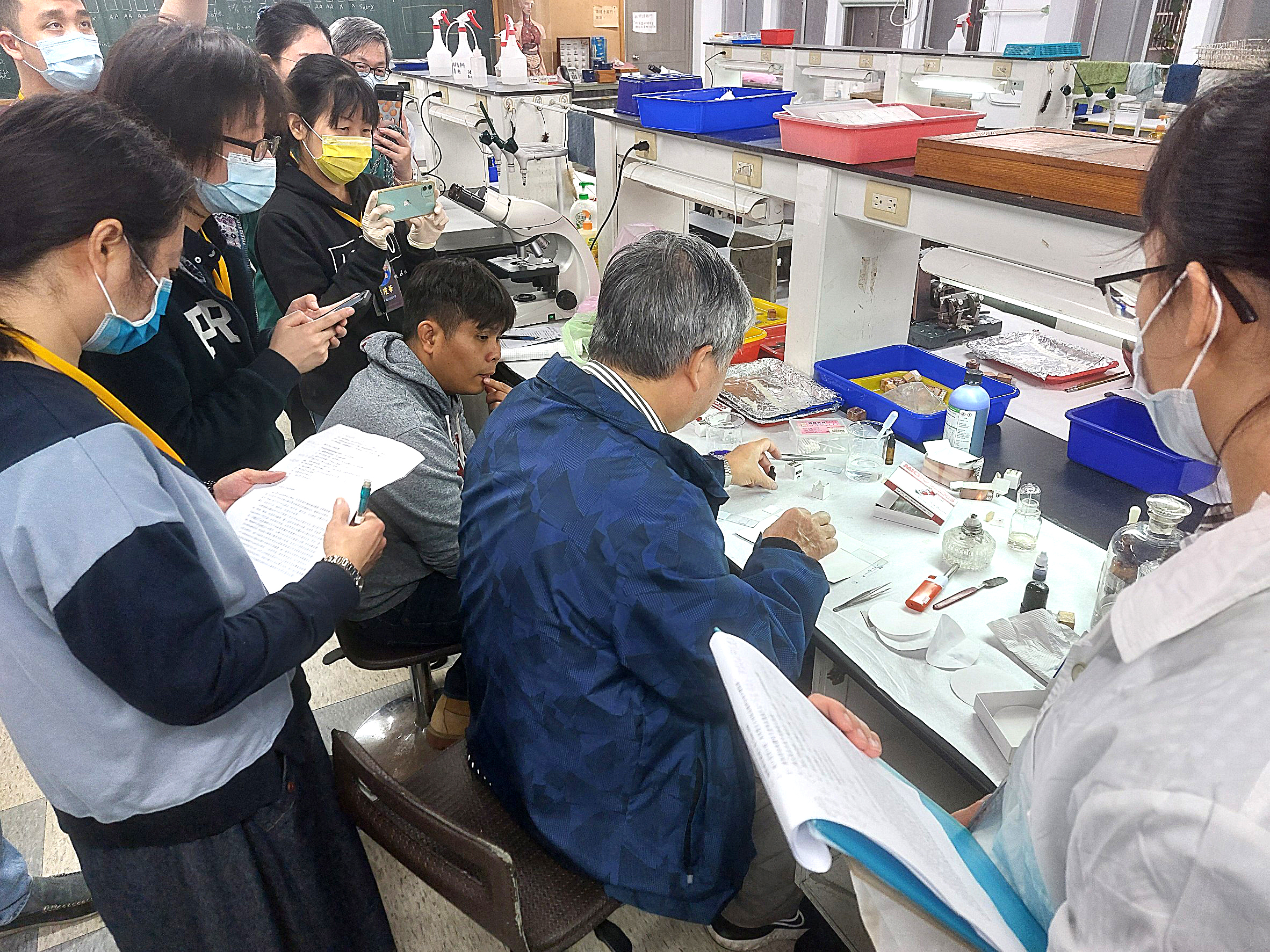 LINE_ALBUM_112寒假顯微技術學_240219_13 LINE_ALBUM_112寒假顯微技術學_240219_13